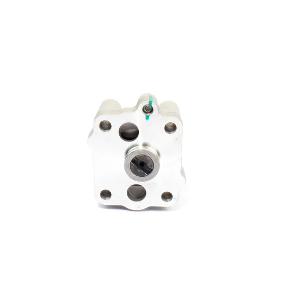 Pompe à huile moteur Universal M15 | M-25 | M-25XP | M-35 – Nanni 3.90HE | 4.110HE – Renault Marine D950